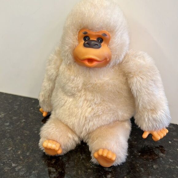 8" Vintage Russ Berrie Gonga Thumb Sucking Gorilla Stuffed Animal Plush … - Picture 2 of 6